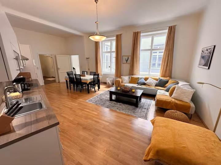 Apartment Grossraeumige Altbauwohnung Nahe Zentrum Wien